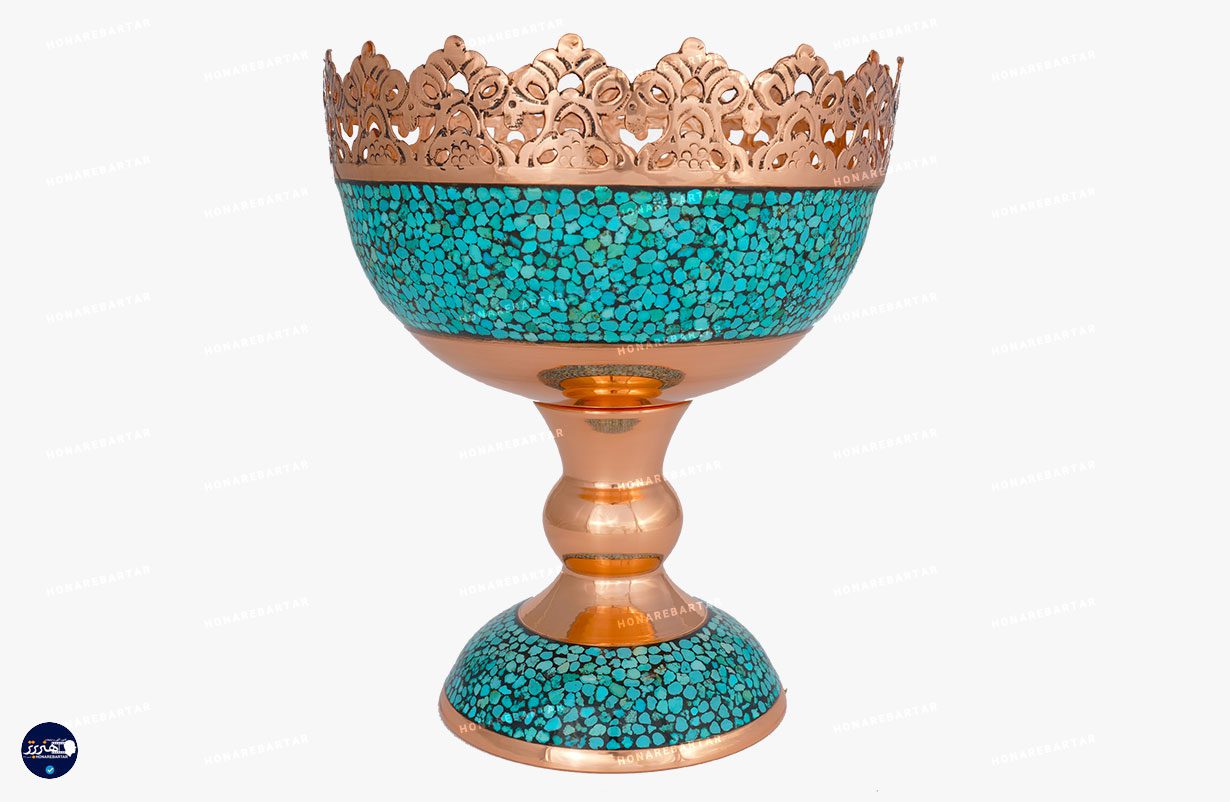 عکس آجیل خوری فیروزه کوبی