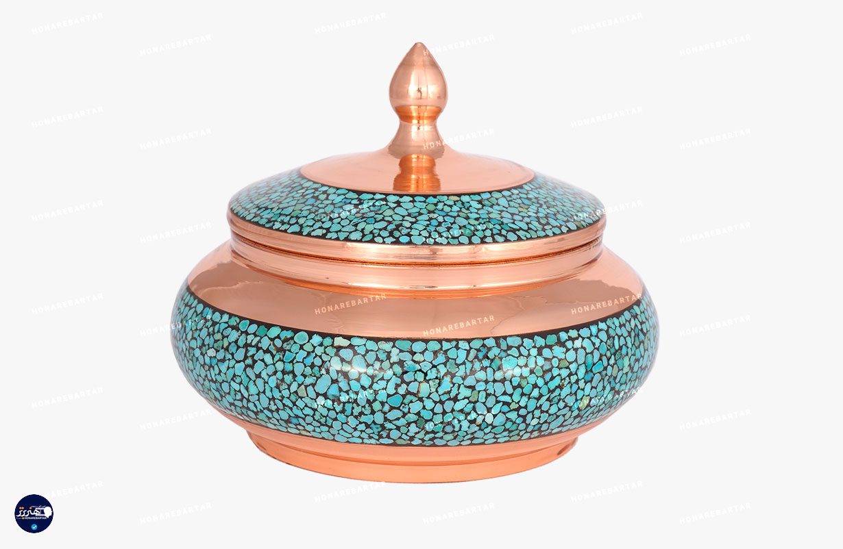 عکس پشت سفید فیروزه کوبی قندان